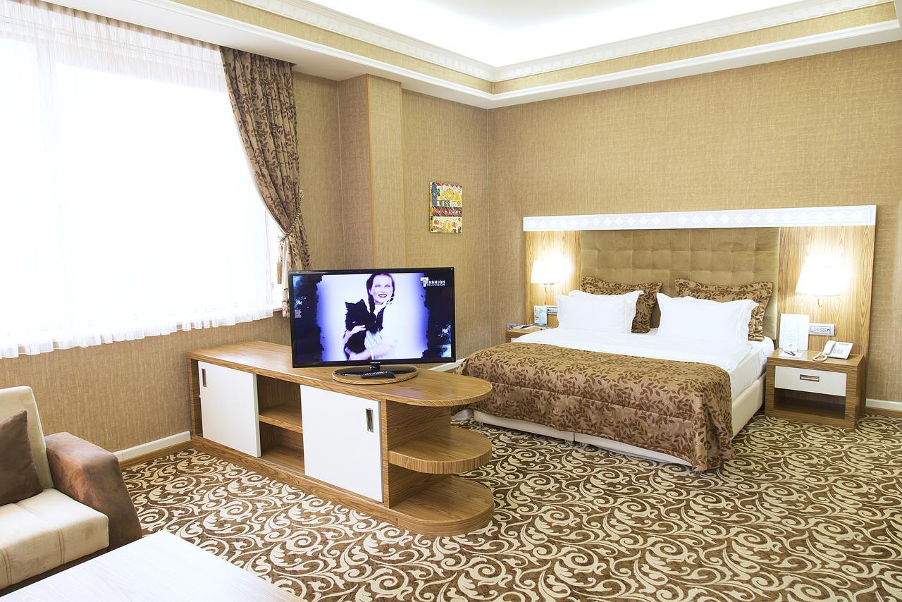 Graaf Hotel Baku Exteriör bild